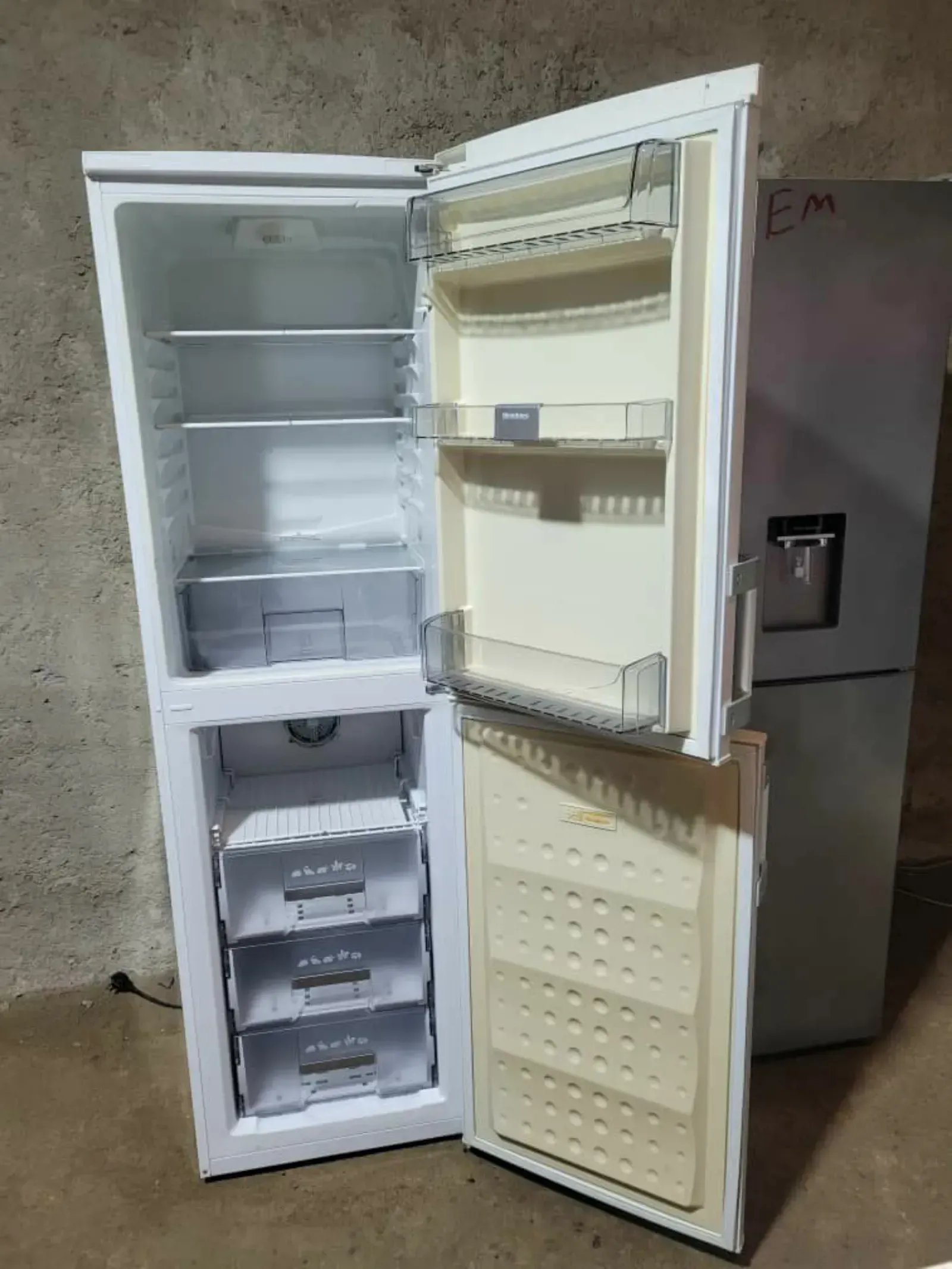 Gallery Photo 9 - Marketplace | Samsung Fridge New Available, Logpom, Douala, Cameroon | Electronics & Media  > Other Electronics & Media
