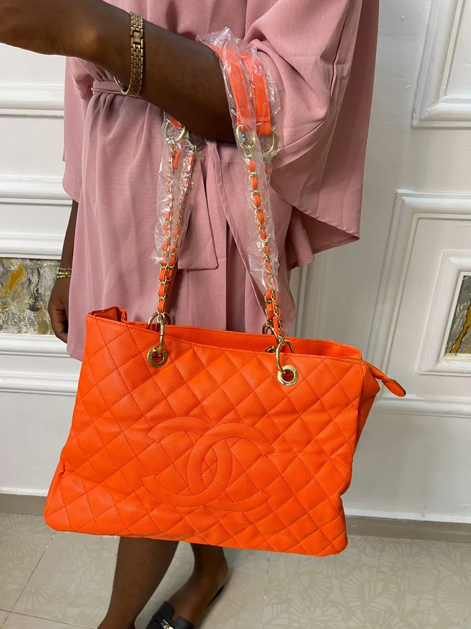 Main Photo - Marketplace | Sac A Main, Akwa-douche, Douala, Cameroon | Clothing, Shoes, & Others  > Others & Accessories