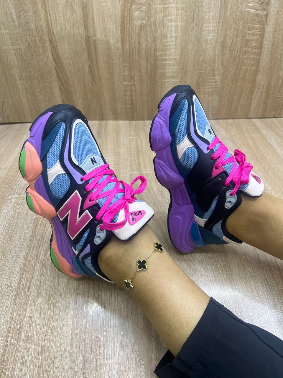 Gallery Photo 3 - Marketplace | Tennis New Balance, Akwa-douche, Douala, Cameroon | Clothing, Shoes, & Others  > Men's shoes