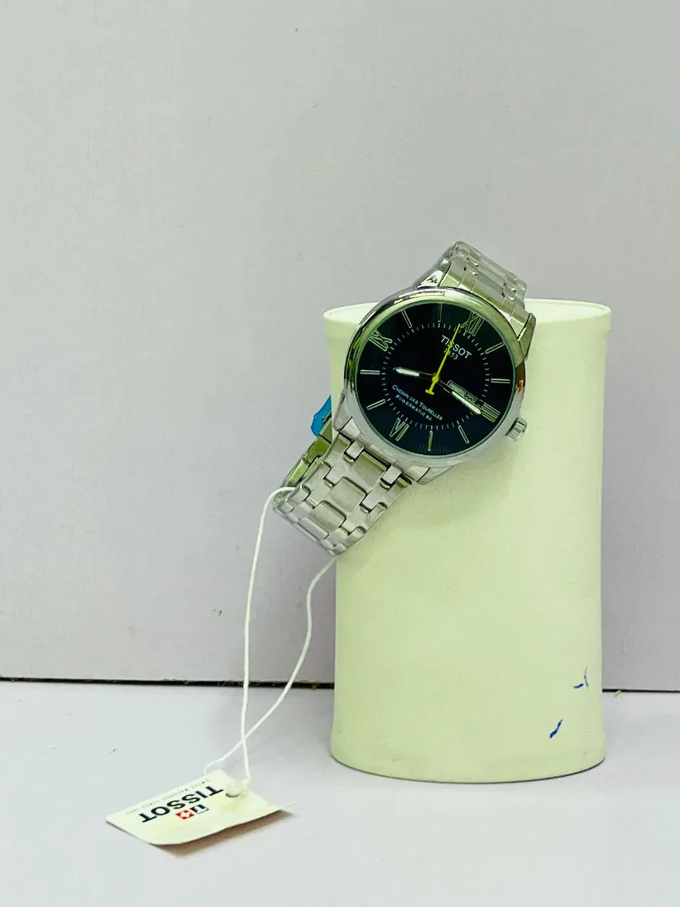 Gallery Photo 6 - Marketplace | Montre, Akwa-douche, Douala, Cameroon | Electronics & Media  > Other Electronics & Media