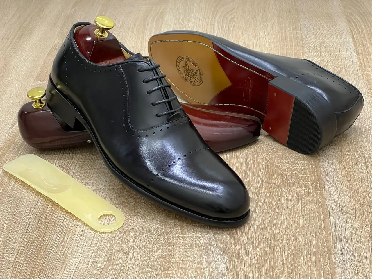 Gallery Photo 1 - Marketplace | Chaussure Homme, Akwa-douche, Douala, Cameroon | Clothing, Shoes, & Others  > Men's shoes