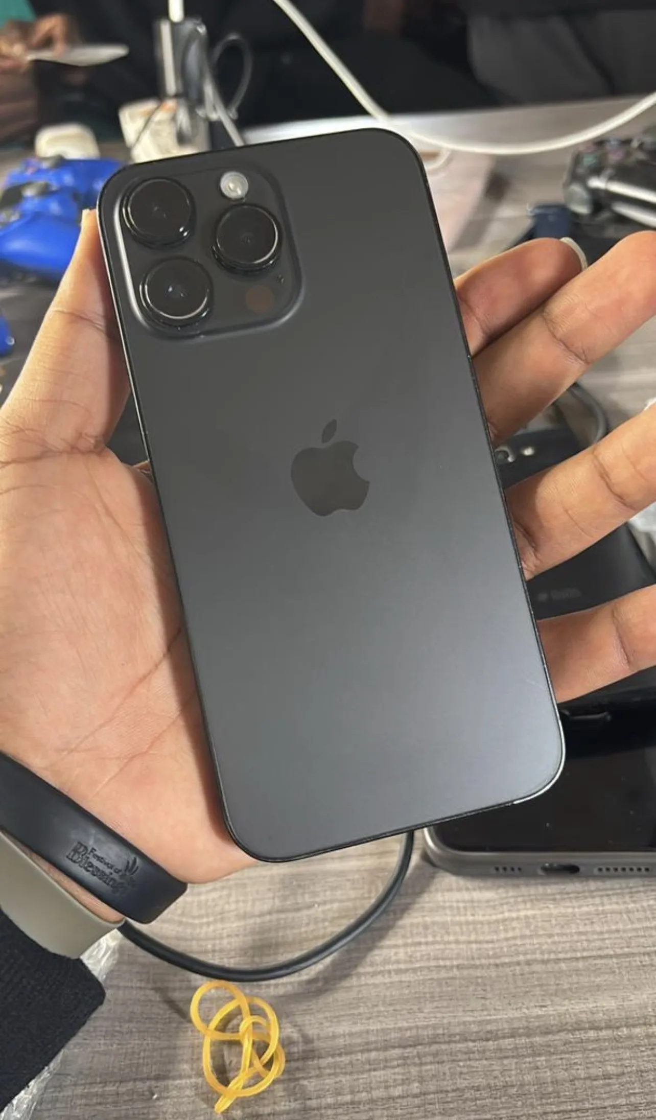 Gallery Photo 1 - Marketplace | Iphone 14 Pro Max, Simbock, Yaoundé, Cameroon | Electronics & Media  > Cell phones & Accessories