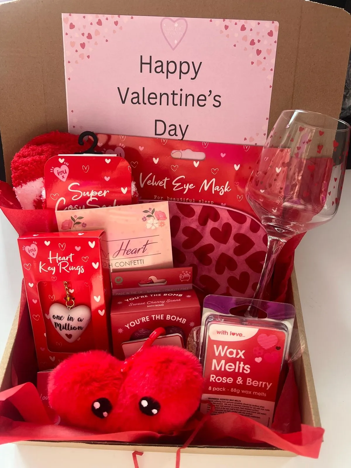 Main Photo - Marketplace | Valentine Gifts, Buyer-assi, Yaoundé, Cameroon | Services & Others  > All Other Items
