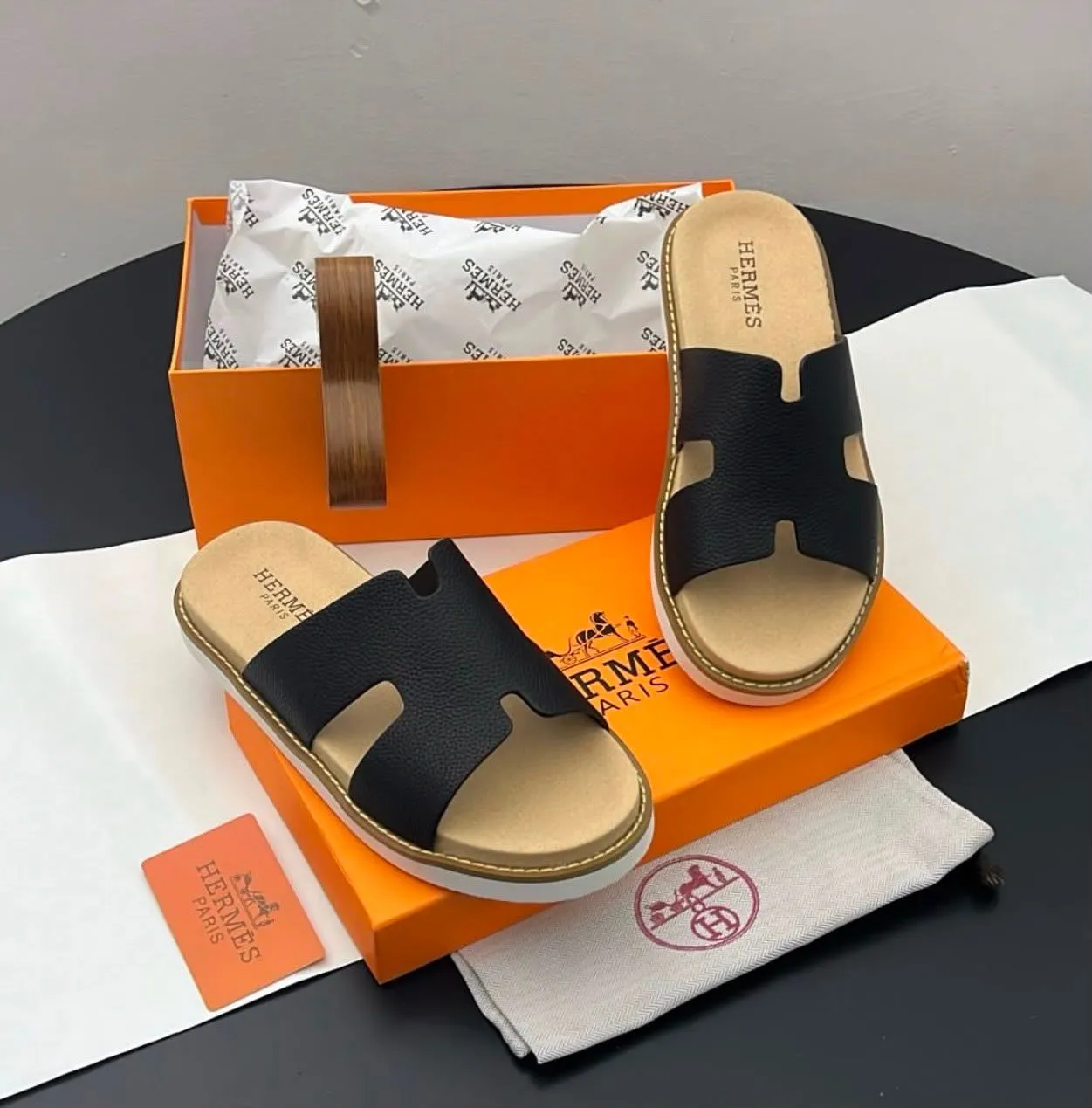 Gallery Photo 1 - Marketplace | Sandales Pour Hommes, Nkololoun, Douala, Cameroon | Clothing, Shoes, & Others  > Men's shoes