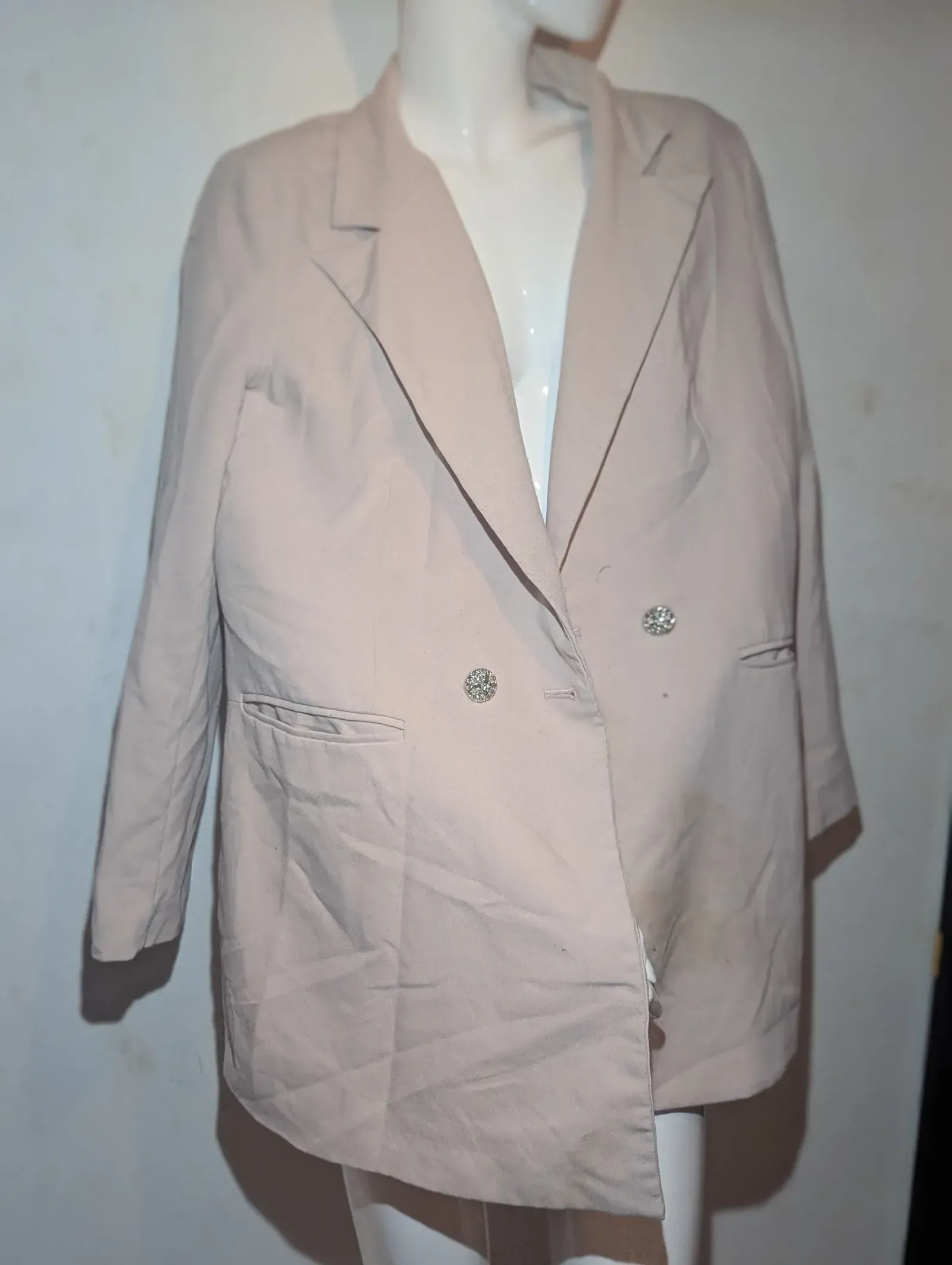 Main Photo - Marketplace | Women Suit, —, Bafoussam, Cameroon | 