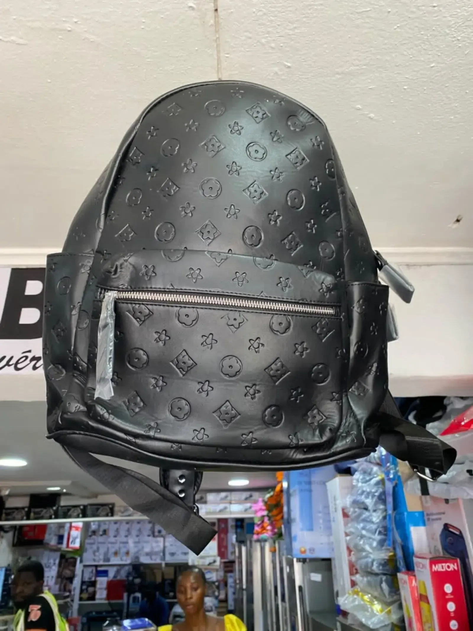 Main Photo - Marketplace | Sac A Dos, Akwa-Douche, Douala, Cameroon | Clothing, Shoes, & Others  > Others & Accessories