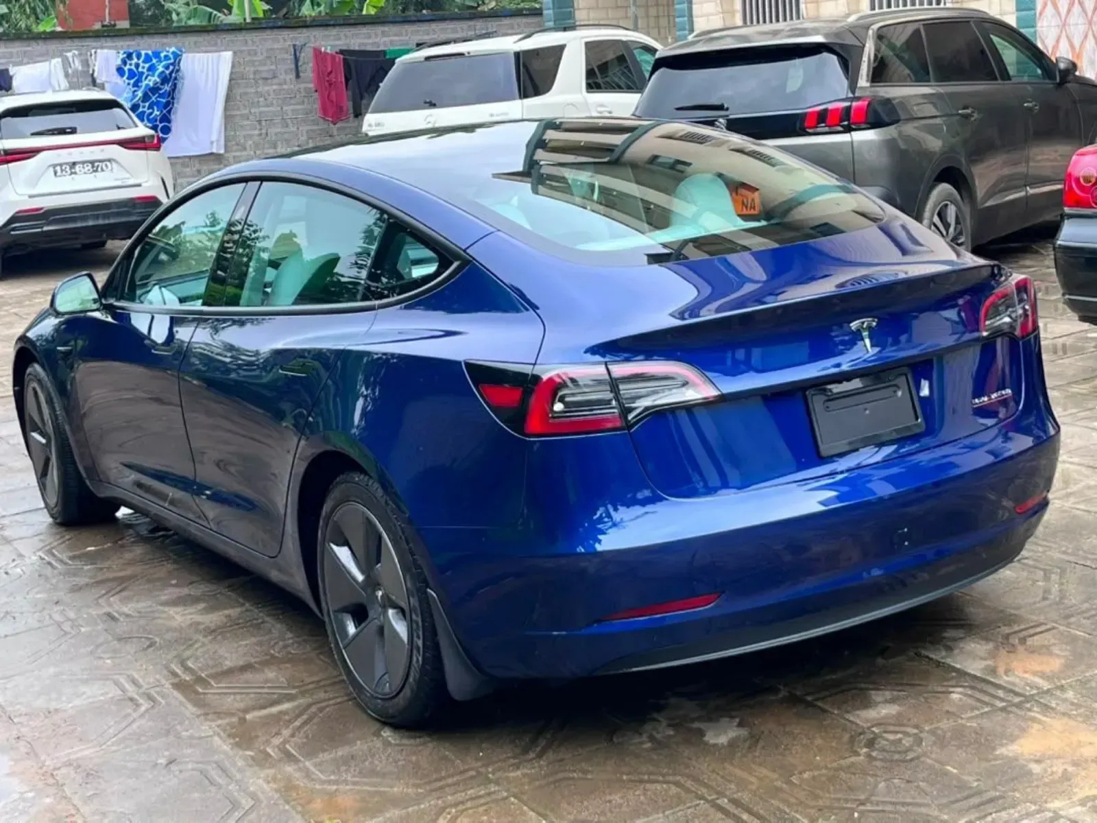 Gallery Photo 5 - Marketplace | Tesla Mode 3 2023, Molyko, Buea, Cameroon | Vehicles & motors  > Cars & Trucks